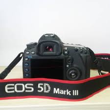 تعویض باتری دوربین  EOS 5D