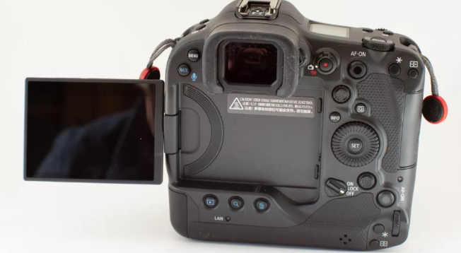 بررسی دوربین Canon EOS R3